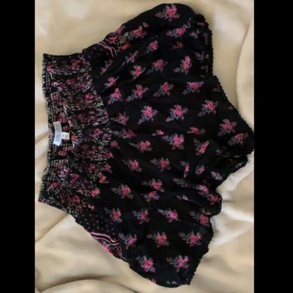 Loose shorts